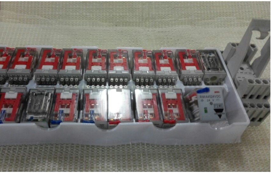 RMIA21024VDC 瑞士佳乐中间继电器